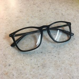 URBAN OUTFITTERS throwin' shade readers